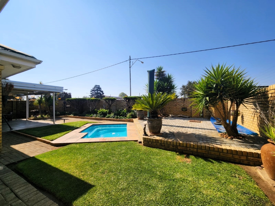 2 Bedroom Property for Sale in Three Rivers Gauteng