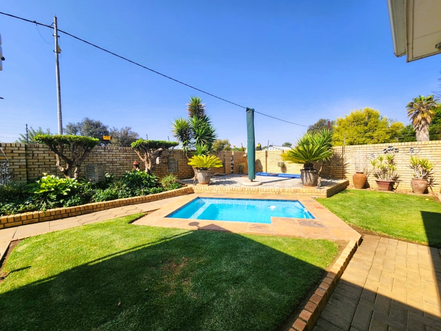 2 Bedroom Property for Sale in Three Rivers Gauteng