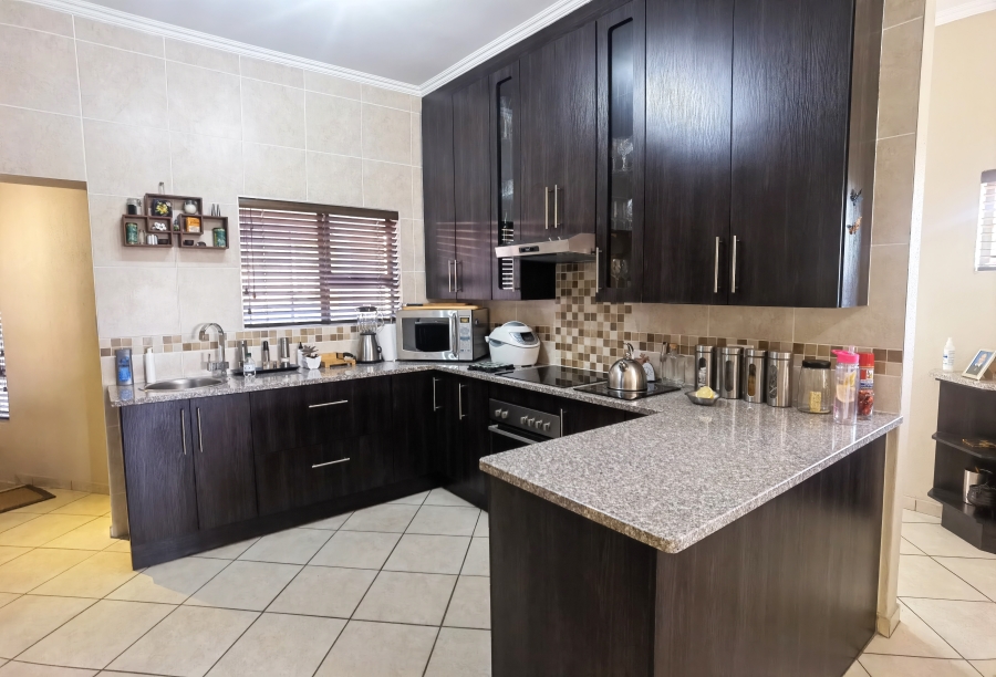 3 Bedroom Property for Sale in Copperleaf Estate Gauteng