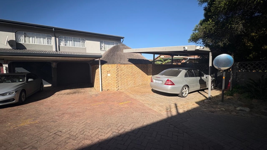 3 Bedroom Property for Sale in Beyers Park Gauteng