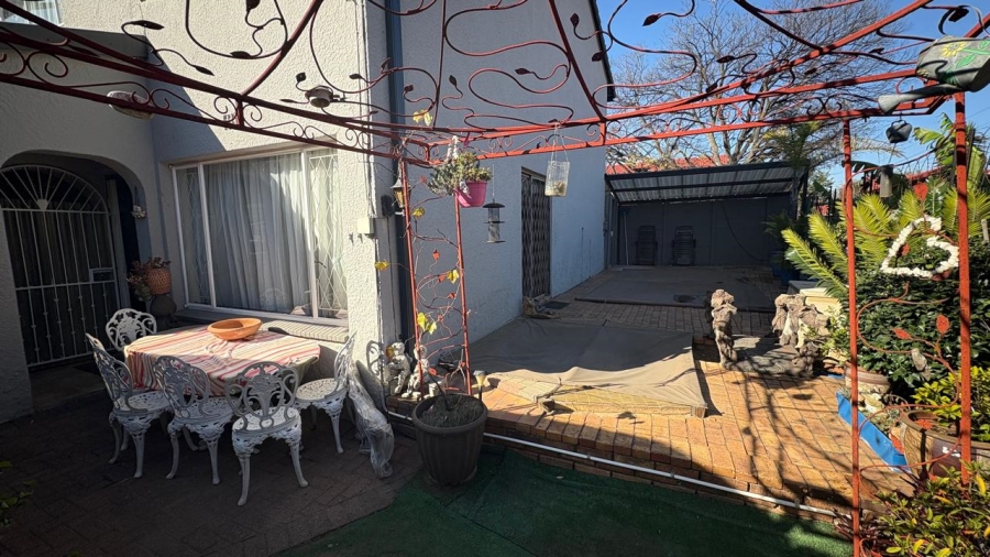 3 Bedroom Property for Sale in Beyers Park Gauteng