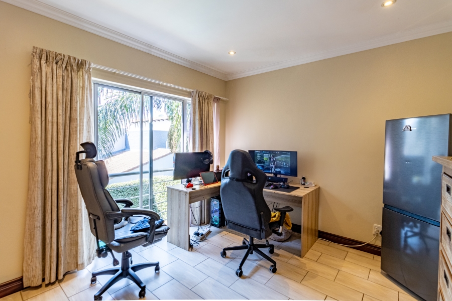 4 Bedroom Property for Sale in Six Fountains Residential Estate Gauteng
