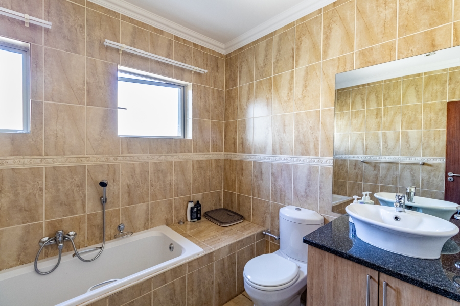 4 Bedroom Property for Sale in Six Fountains Residential Estate Gauteng