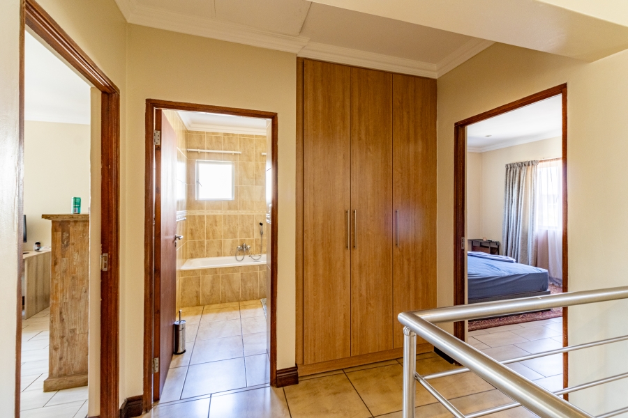 4 Bedroom Property for Sale in Six Fountains Residential Estate Gauteng