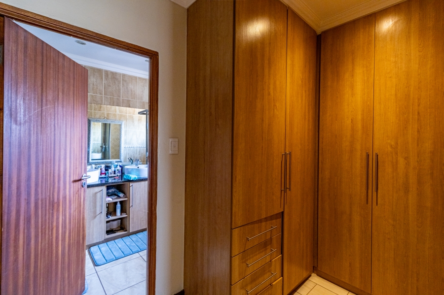 4 Bedroom Property for Sale in Six Fountains Residential Estate Gauteng