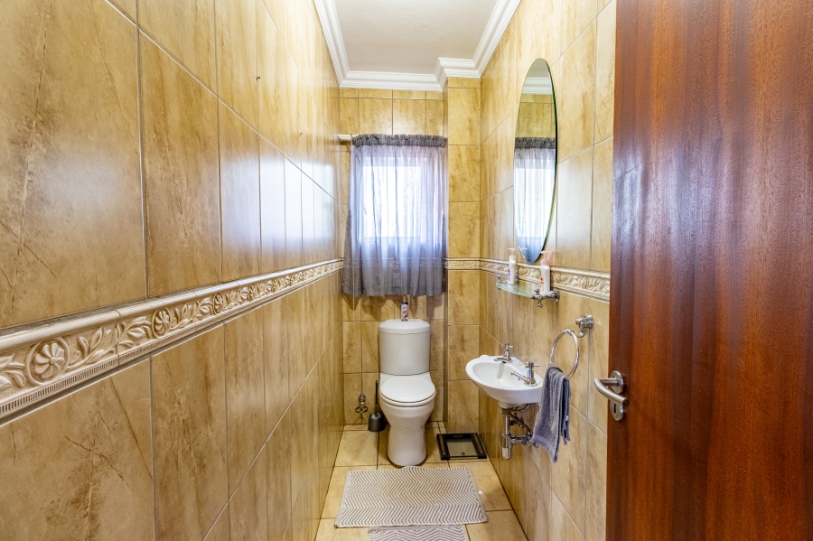 4 Bedroom Property for Sale in Six Fountains Residential Estate Gauteng