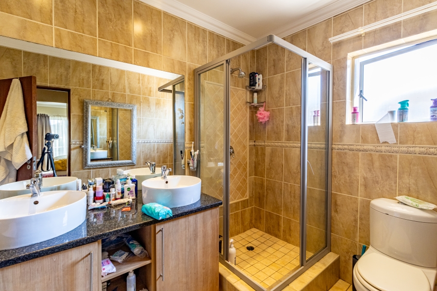 4 Bedroom Property for Sale in Six Fountains Residential Estate Gauteng