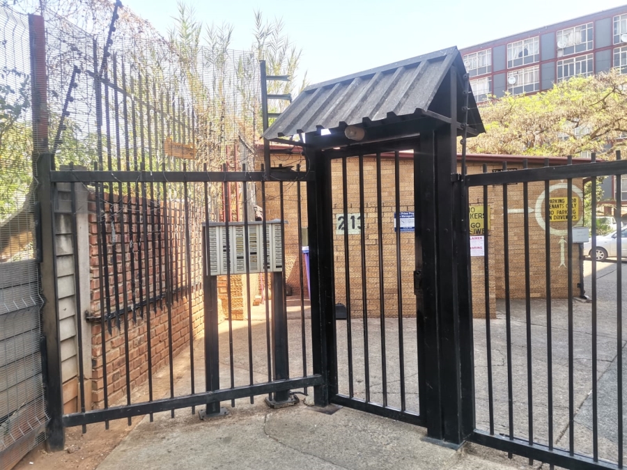 2 Bedroom Property for Sale in Muckleneuk Gauteng
