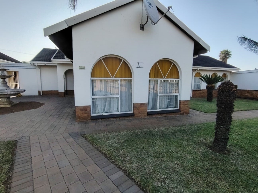 To Let 3 Bedroom Property for Rent in Capital Park Gauteng