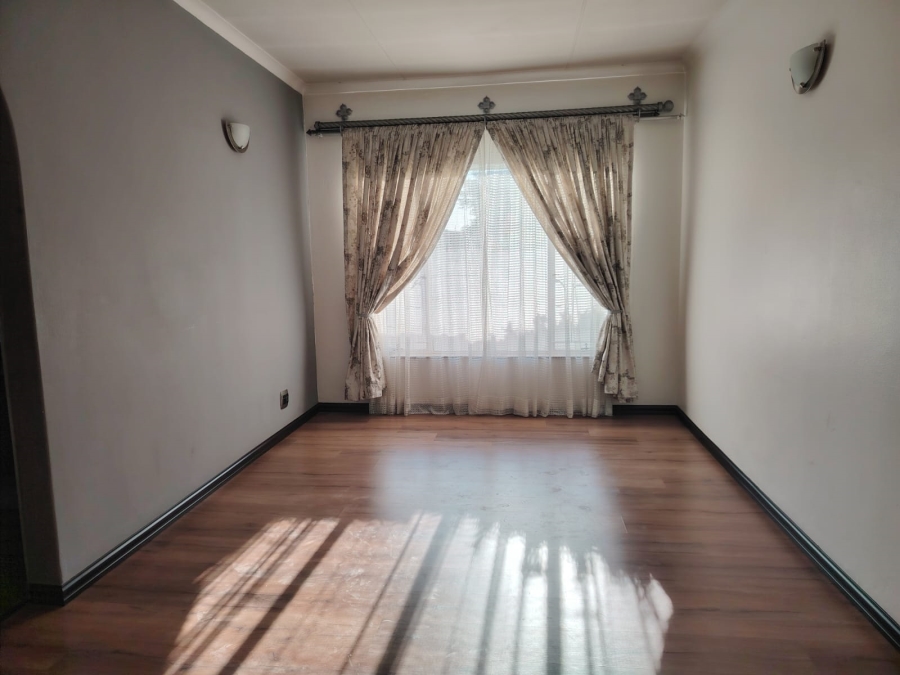 To Let 3 Bedroom Property for Rent in Capital Park Gauteng