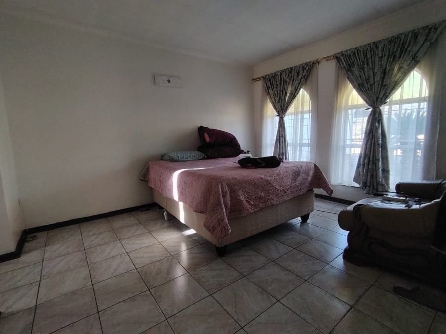 To Let 3 Bedroom Property for Rent in Capital Park Gauteng