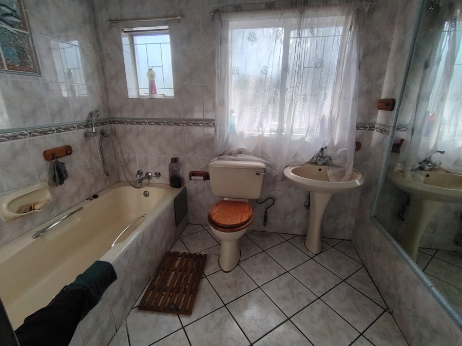 To Let 3 Bedroom Property for Rent in Capital Park Gauteng