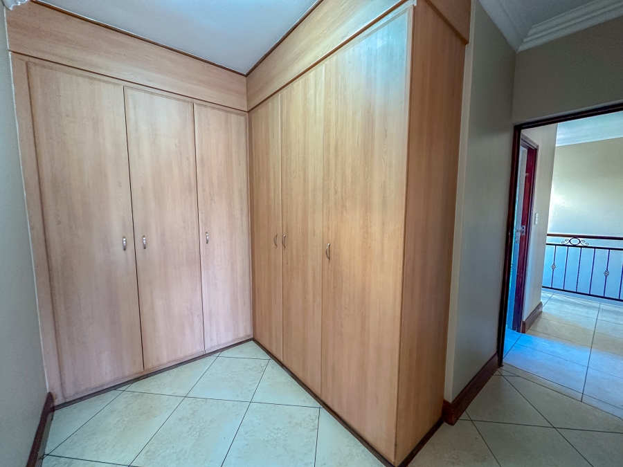 To Let 3 Bedroom Property for Rent in Midstream Estate Gauteng