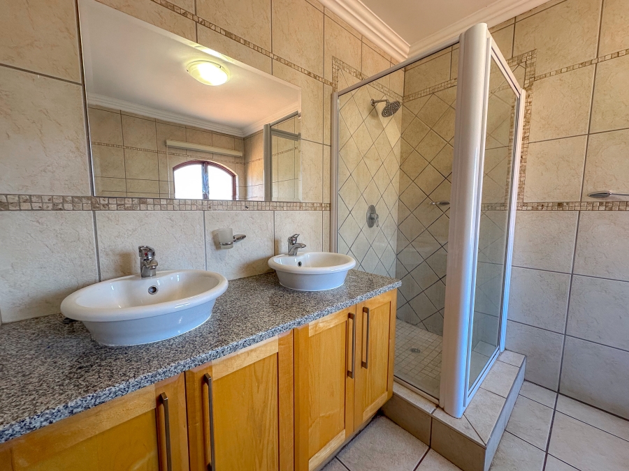 To Let 3 Bedroom Property for Rent in Midstream Estate Gauteng