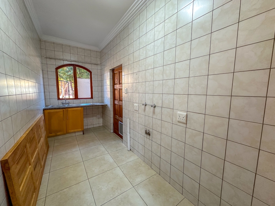 To Let 3 Bedroom Property for Rent in Midstream Estate Gauteng