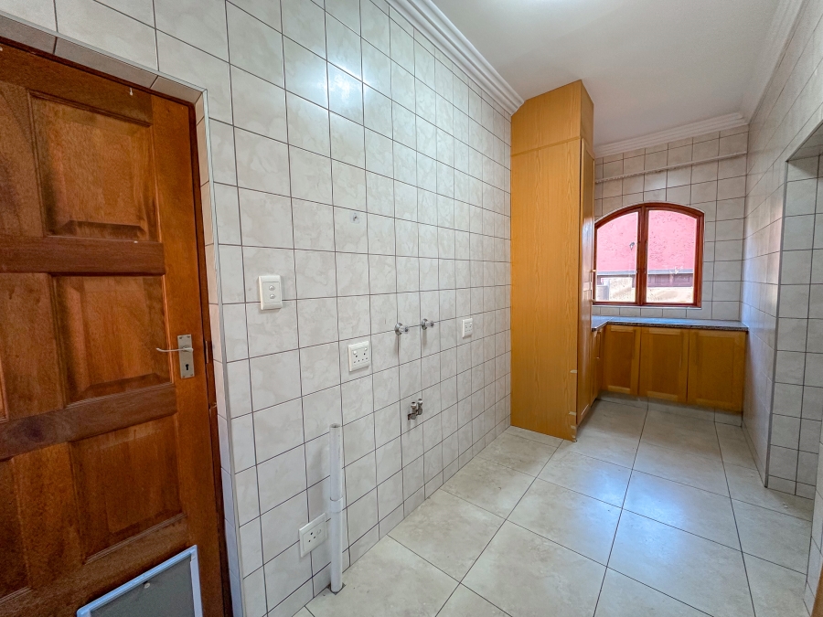 To Let 3 Bedroom Property for Rent in Midstream Estate Gauteng