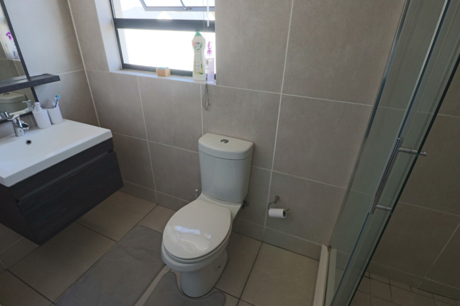 1 Bedroom Property for Sale in Petervale Gauteng
