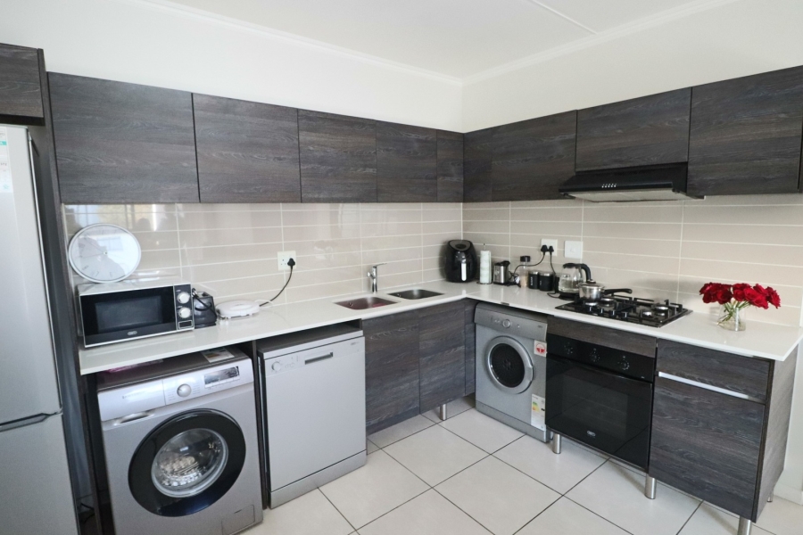 1 Bedroom Property for Sale in Petervale Gauteng