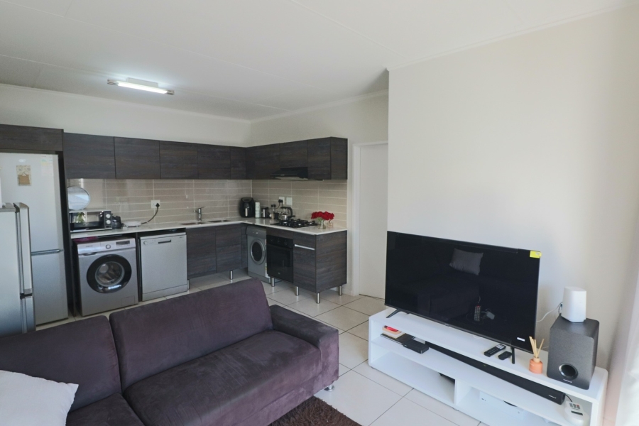 1 Bedroom Property for Sale in Petervale Gauteng