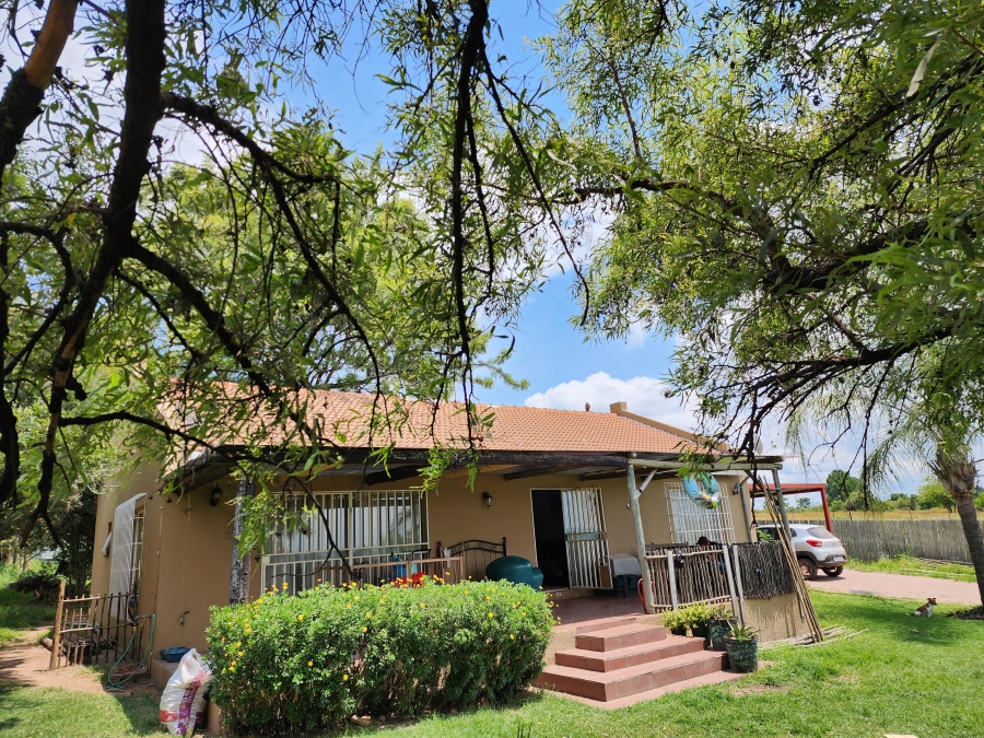 12 Bedroom Property for Sale in Millgate Farm AH Gauteng
