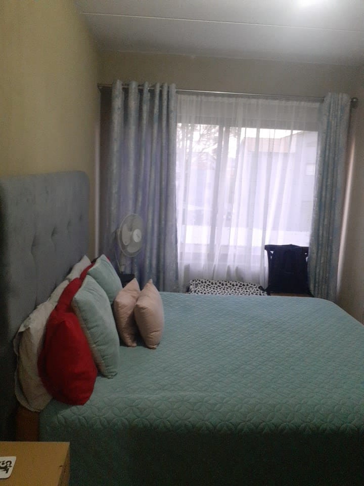 2 Bedroom Property for Sale in Roodepoort Gauteng