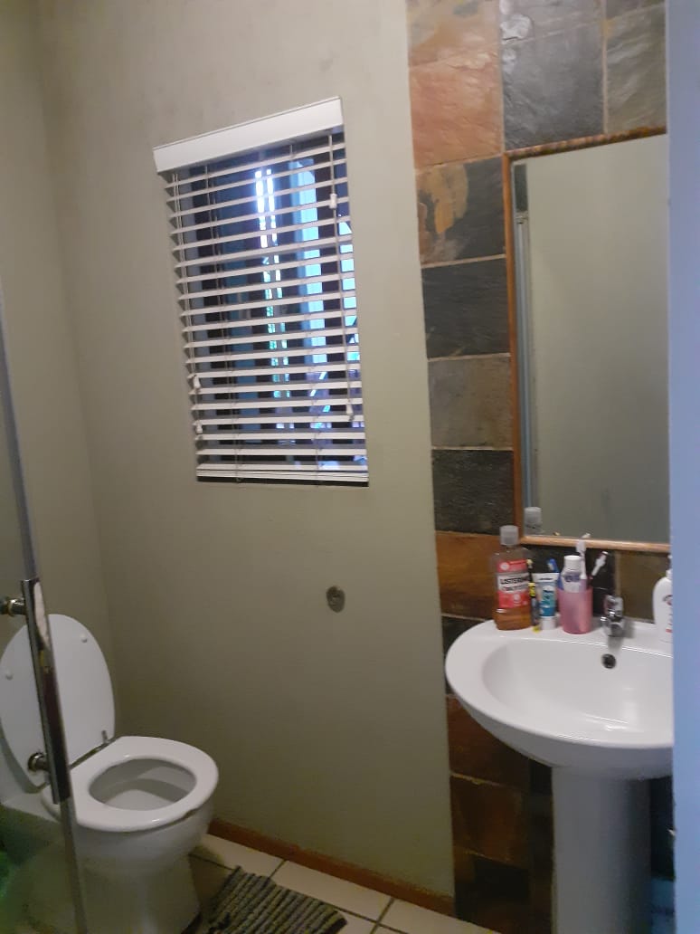 2 Bedroom Property for Sale in Roodepoort Gauteng