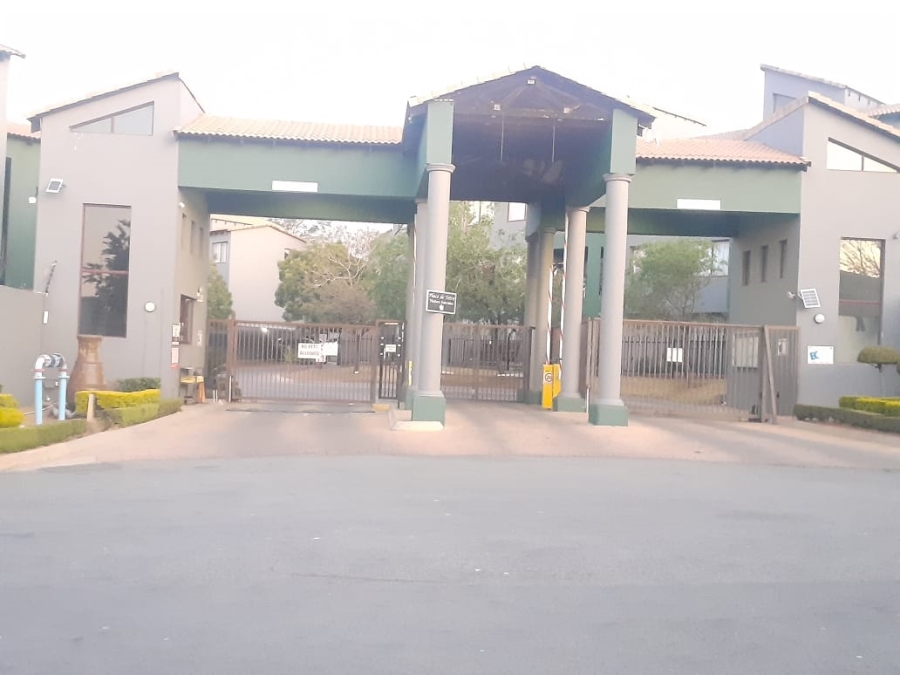 2 Bedroom Property for Sale in Roodepoort Gauteng