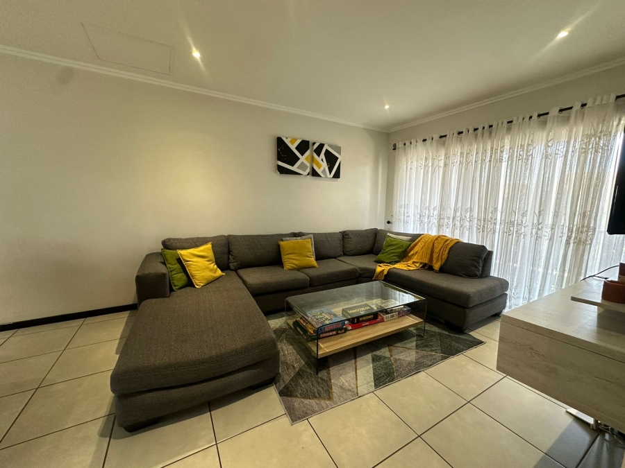 To Let 2 Bedroom Property for Rent in Fourways Gauteng