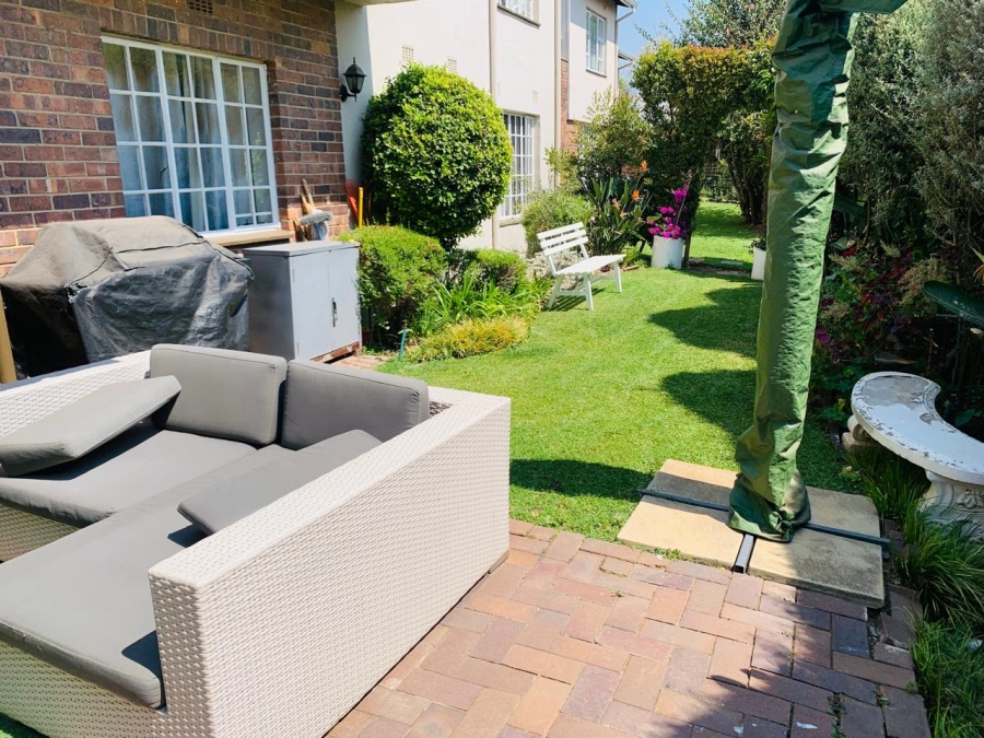 To Let 3 Bedroom Property for Rent in Sandown Gauteng