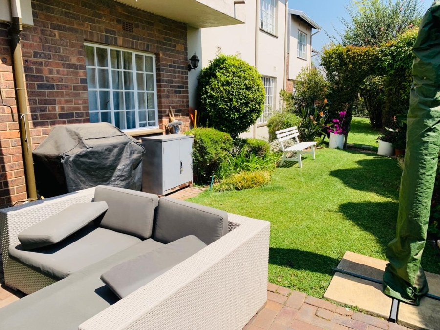 To Let 3 Bedroom Property for Rent in Sandown Gauteng