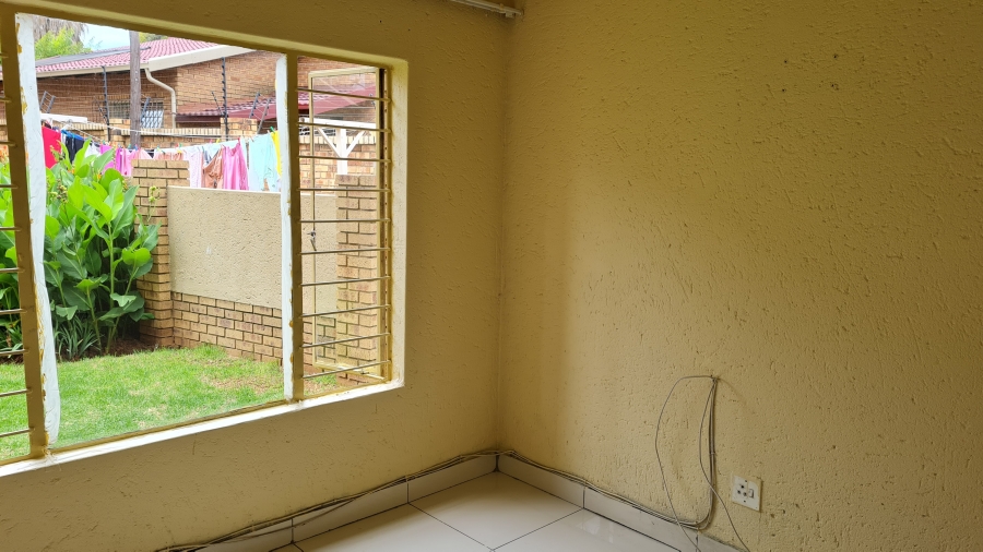 To Let 2 Bedroom Property for Rent in Kenleaf Gauteng