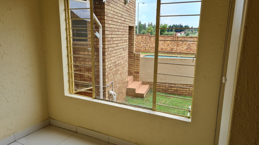 To Let 2 Bedroom Property for Rent in Kenleaf Gauteng