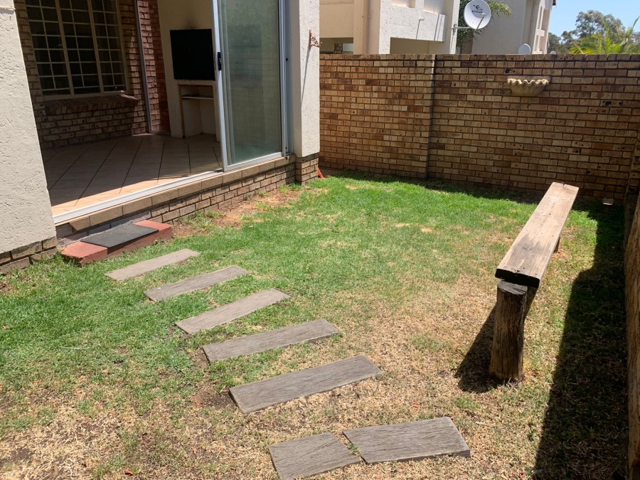 To Let 2 Bedroom Property for Rent in Eldoraigne Gauteng