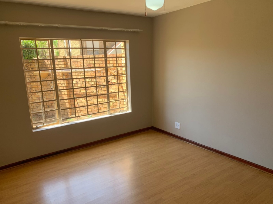 To Let 2 Bedroom Property for Rent in Eldoraigne Gauteng