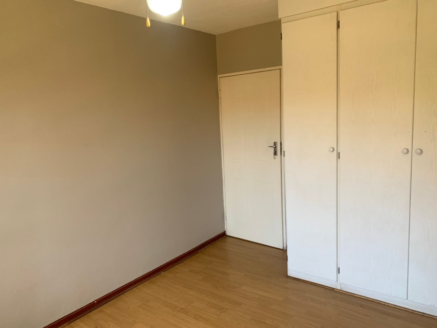 To Let 2 Bedroom Property for Rent in Eldoraigne Gauteng