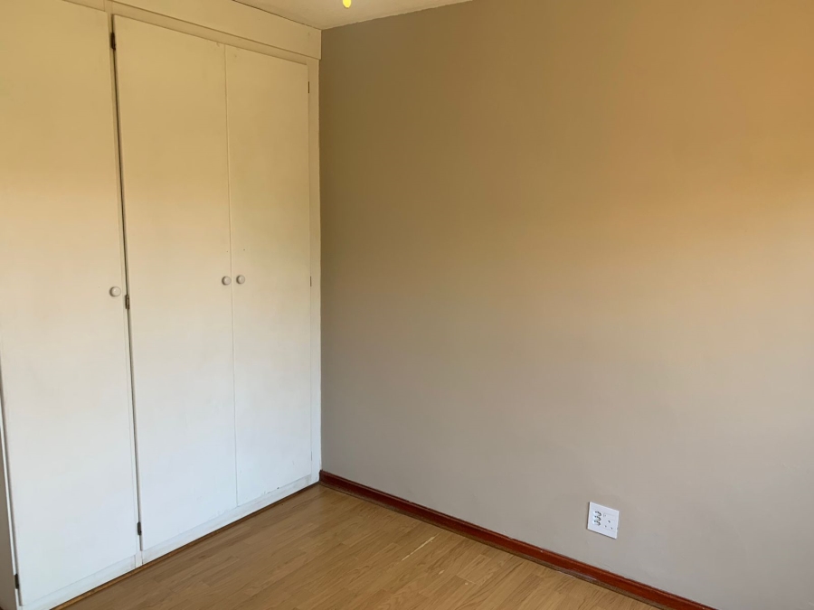 To Let 2 Bedroom Property for Rent in Eldoraigne Gauteng