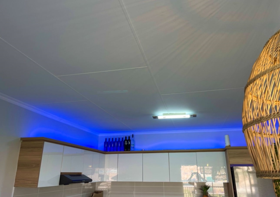 To Let 1 Bedroom Property for Rent in Waterfall Gauteng