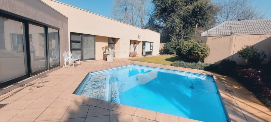 4 Bedroom Property for Sale in Three Rivers Proper Gauteng