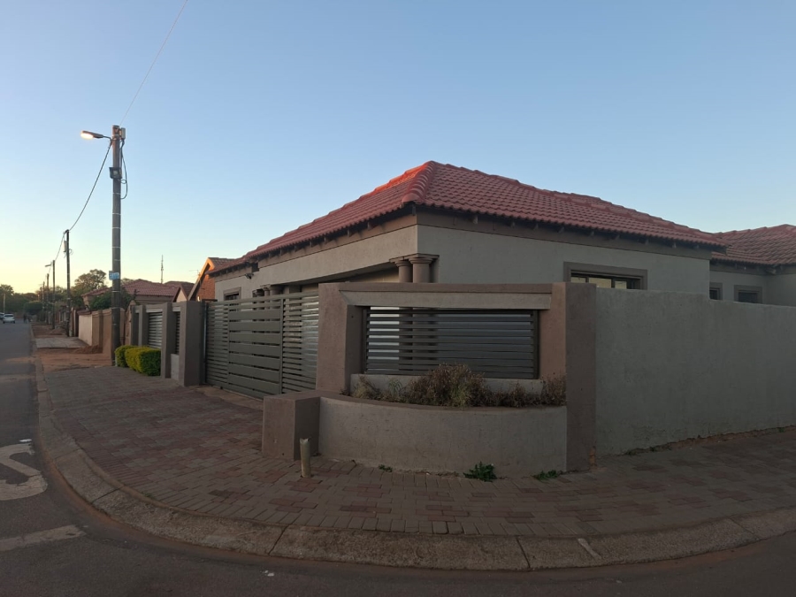 3 Bedroom Property for Sale in Soshanguve L Gauteng