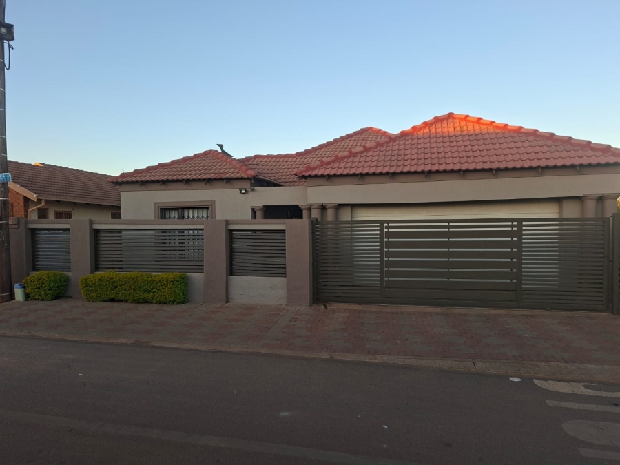 3 Bedroom Property for Sale in Soshanguve L Gauteng