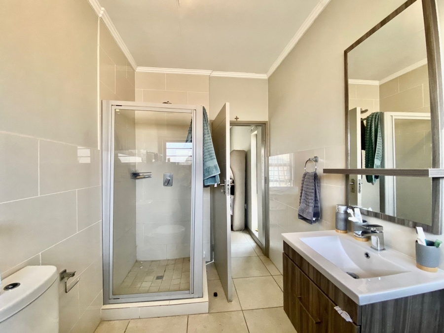 To Let 3 Bedroom Property for Rent in Amberfield Gauteng