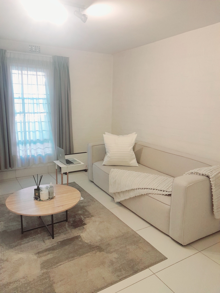 To Let 1 Bedroom Property for Rent in Sandown Gauteng