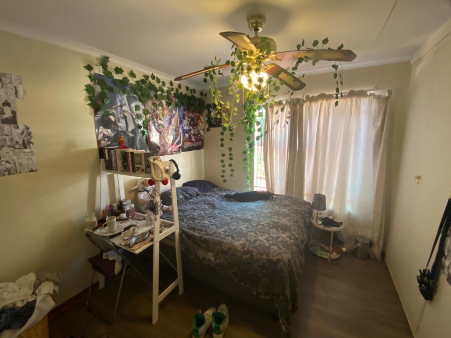 To Let 4 Bedroom Property for Rent in Faerie Glen Gauteng