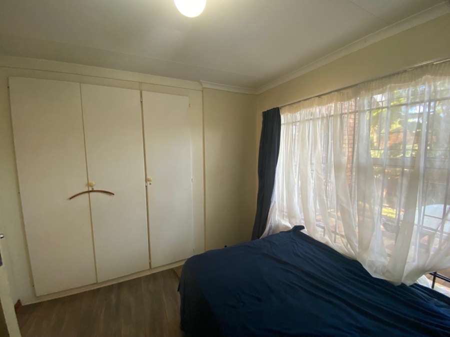 To Let 4 Bedroom Property for Rent in Faerie Glen Gauteng