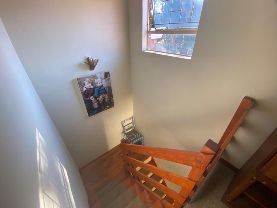 To Let 4 Bedroom Property for Rent in Faerie Glen Gauteng