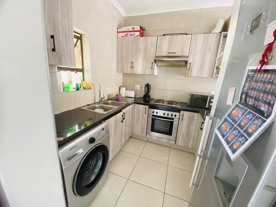 2 Bedroom Property for Sale in Lonehill Gauteng