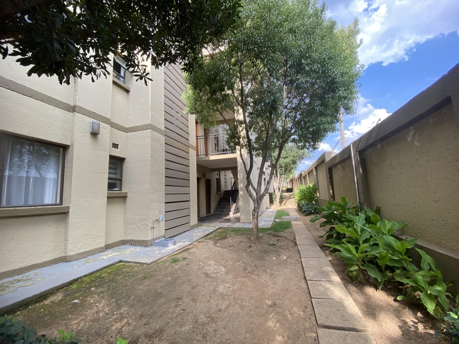 2 Bedroom Property for Sale in Lonehill Gauteng