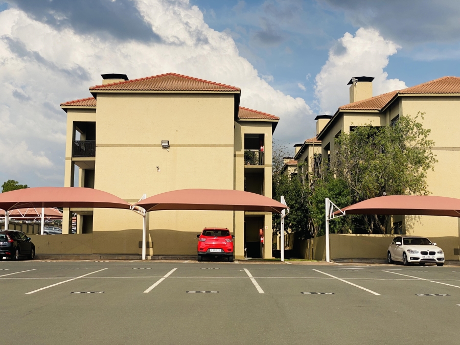 2 Bedroom Property for Sale in Lonehill Gauteng