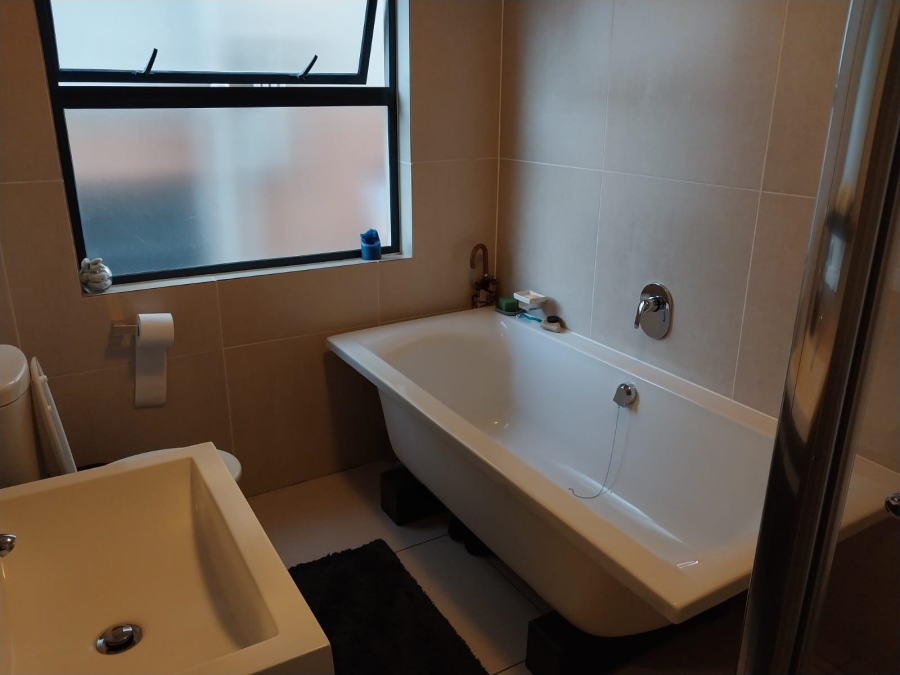 2 Bedroom Property for Sale in Fourways Gauteng