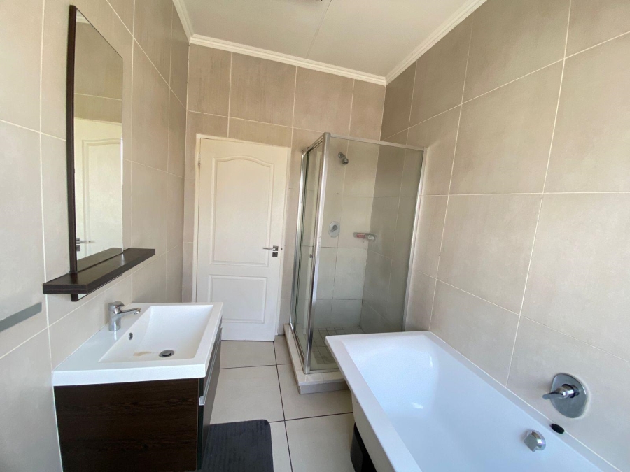 1 Bedroom Property for Sale in Fourways Gauteng